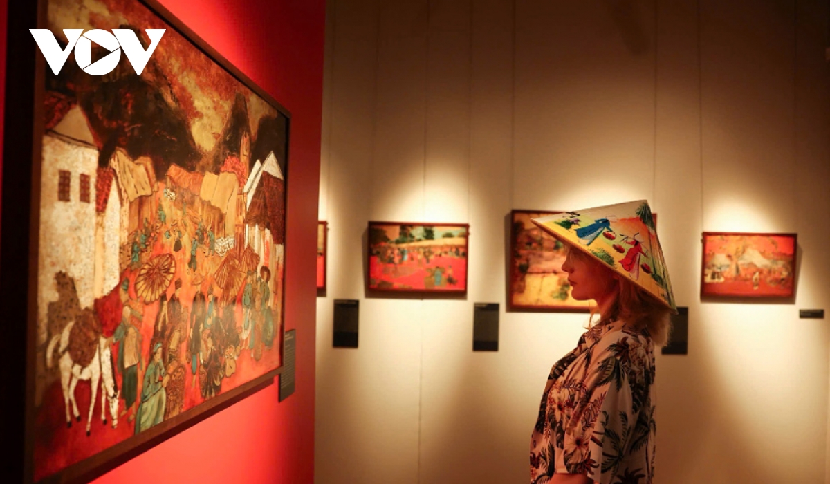 Vietnamese lacquer painting exhibition opens in Russia